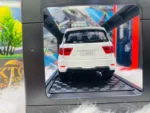 1:28Nissan Patrol Die Cast Model Car.. - Image 4