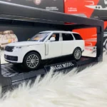 1:28 Rang Rover  Die Cast Model Car ,All Part Openable , Light Music & Engine Sound , Pull Back Fiction.