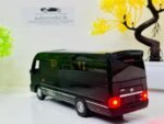 1:24 Toyota Coaster Die Cast Bus. - Image 8