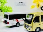 1:24 Toyota Coaster Die Cast Bus. - Image 5